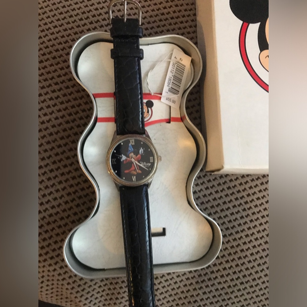 NWT Disney Watch  Mickey Mouse  Silver Tone Black Leather Band - Picture 6 of 9